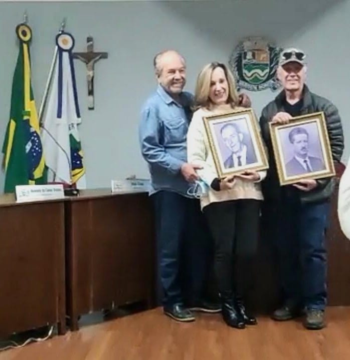 Câmara recebe visita de familiares dos primeiros representantes do Município